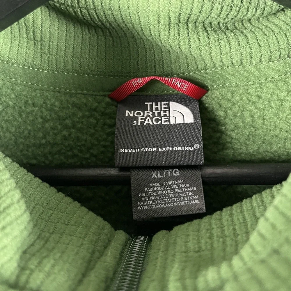 The North Face Men's Green Quarter Zip Sweatshirt XL